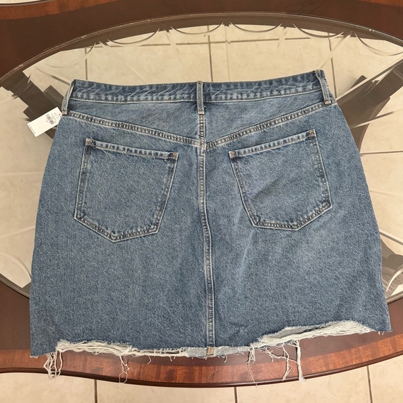 Higher High Rise Old Navy Jean Skirt. Size 18 - Picture 2 of 4